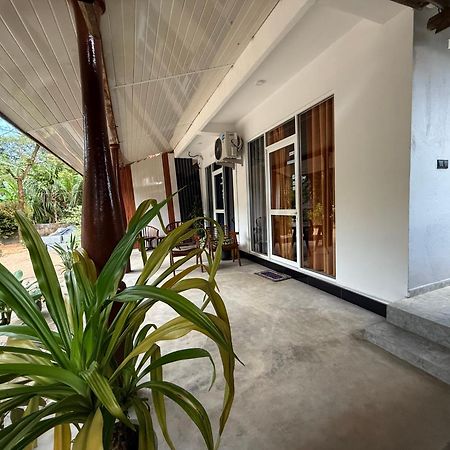 Devon Surf . Inn - Hiriketiya Dikwella Ngoại thất bức ảnh