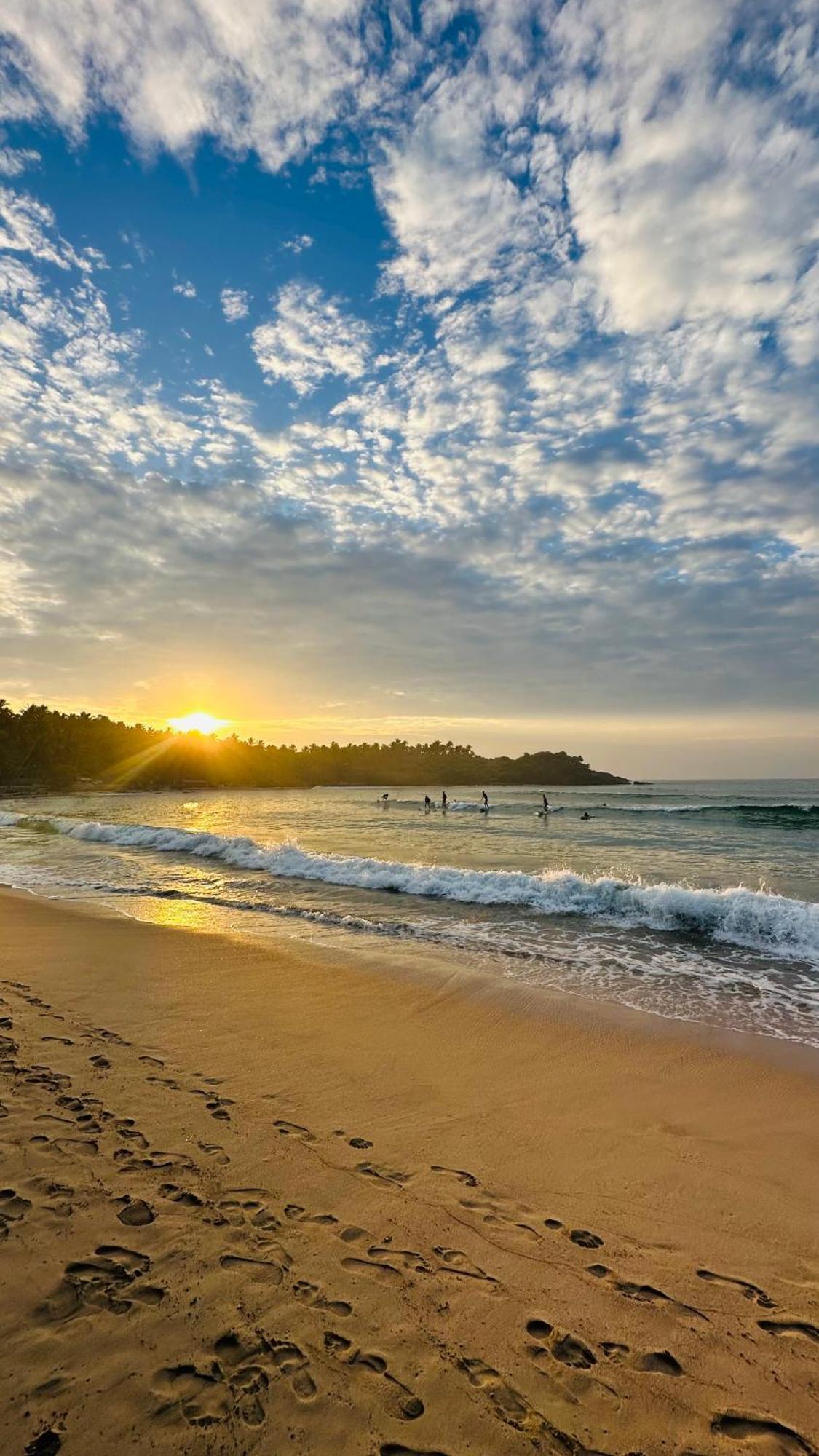 Devon Surf . Inn - Hiriketiya Dikwella Ngoại thất bức ảnh