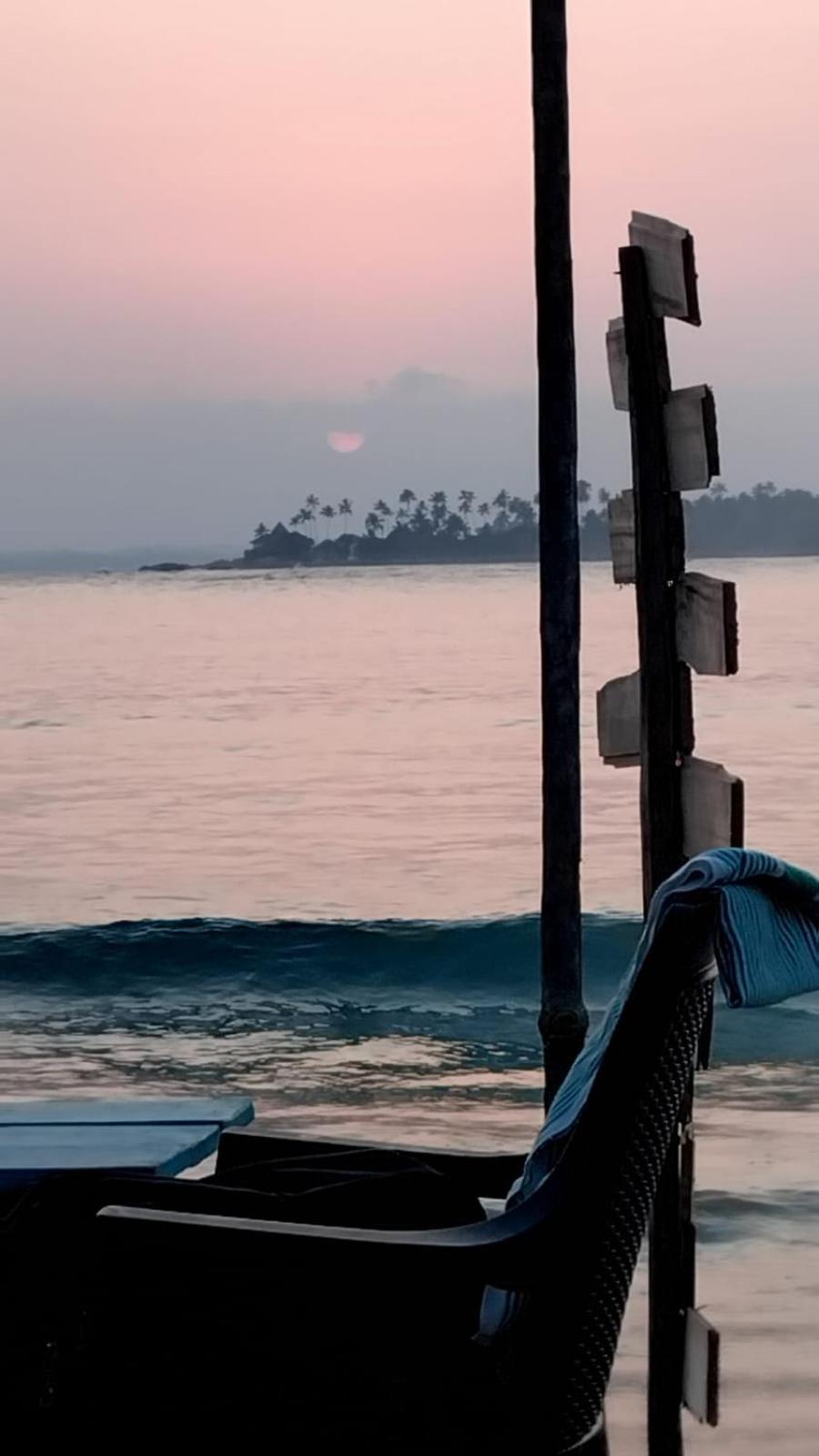 Devon Surf . Inn - Hiriketiya Dikwella Ngoại thất bức ảnh