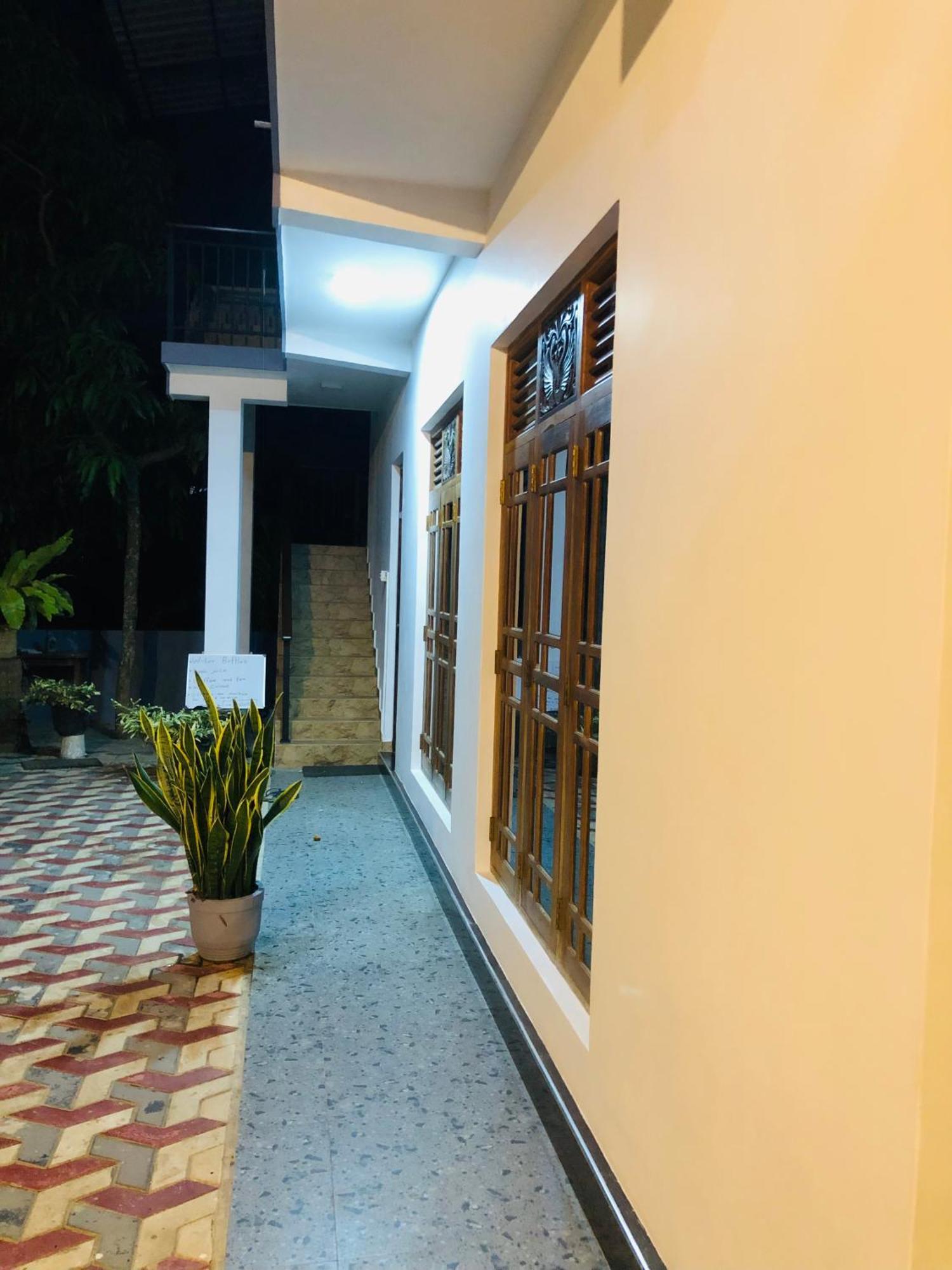 Devon Surf . Inn - Hiriketiya Dikwella Ngoại thất bức ảnh