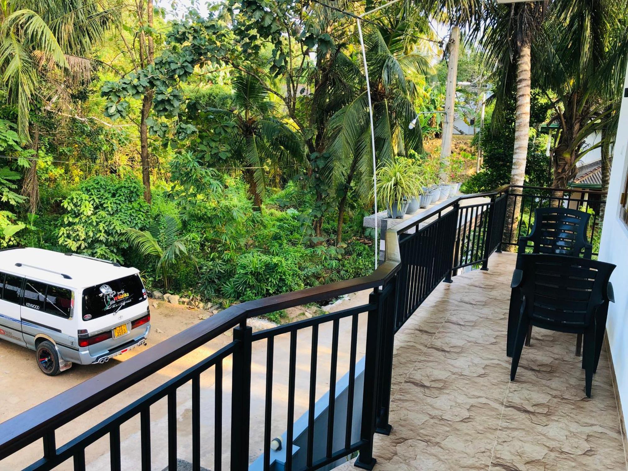 Devon Surf . Inn - Hiriketiya Dikwella Ngoại thất bức ảnh