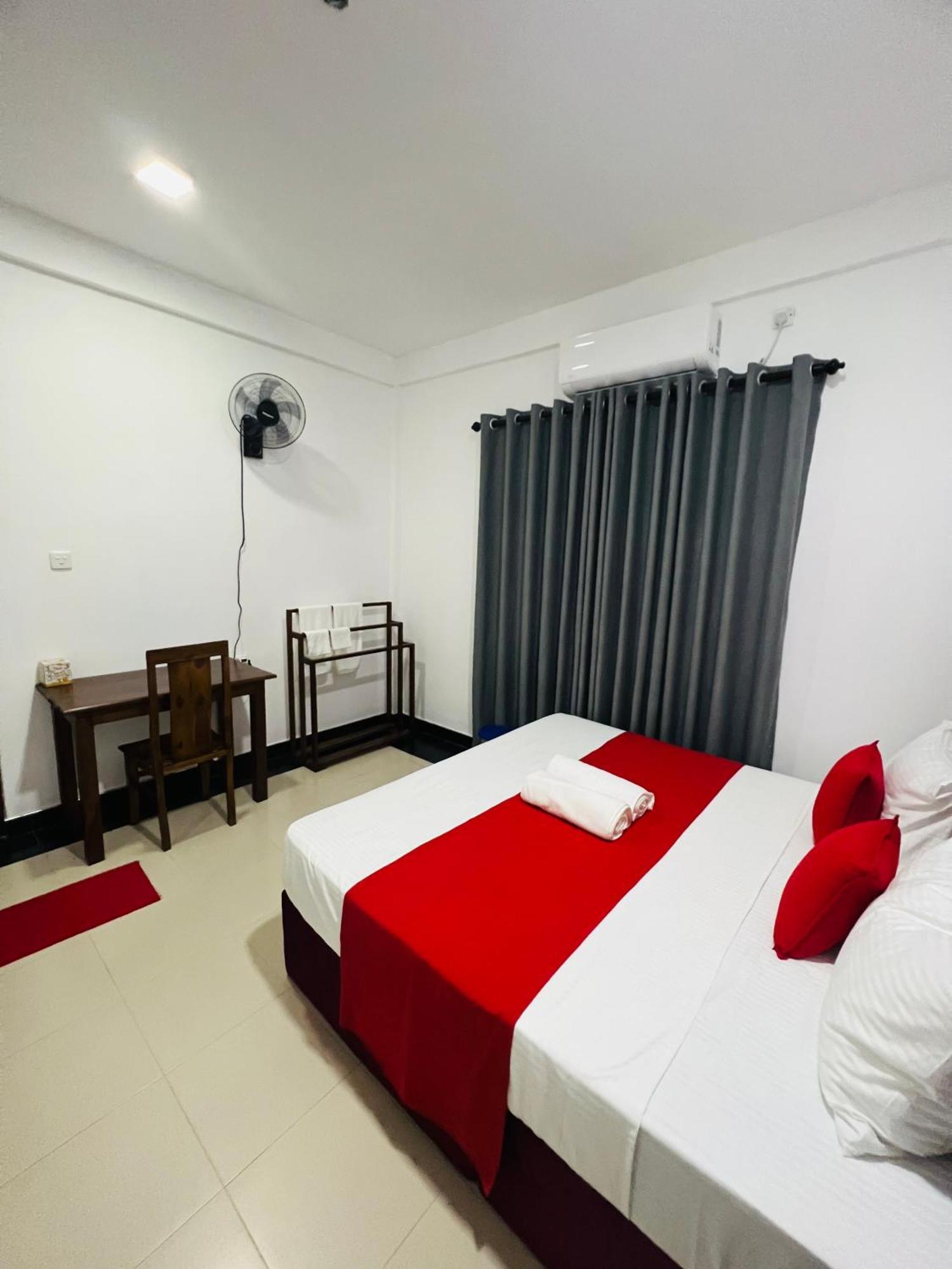 Devon Surf . Inn - Hiriketiya Dikwella Ngoại thất bức ảnh