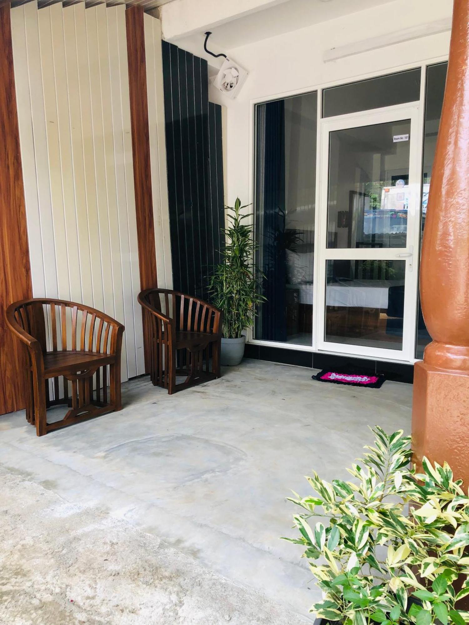 Devon Surf . Inn - Hiriketiya Dikwella Ngoại thất bức ảnh