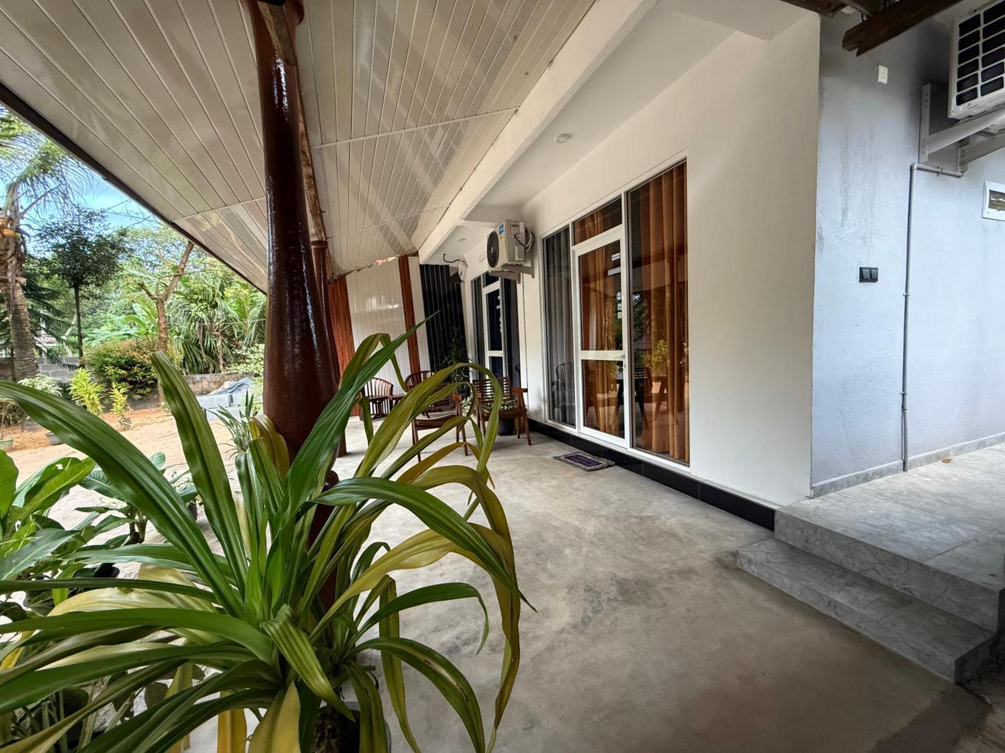 Devon Surf . Inn - Hiriketiya Dikwella Ngoại thất bức ảnh